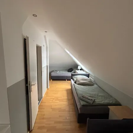 Fuer 3 Personen, Kuehlschrank-bad