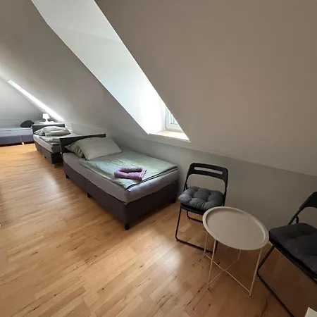 Fuer 3 Personen, Kuehlschrank-bad Affittacamere