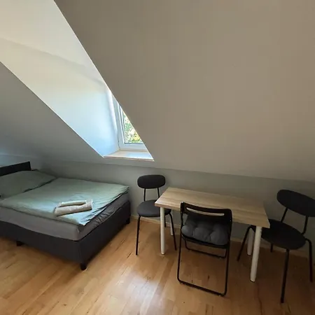 Fuer 3 Personen, Kuehlschrank-bad Affittacamere