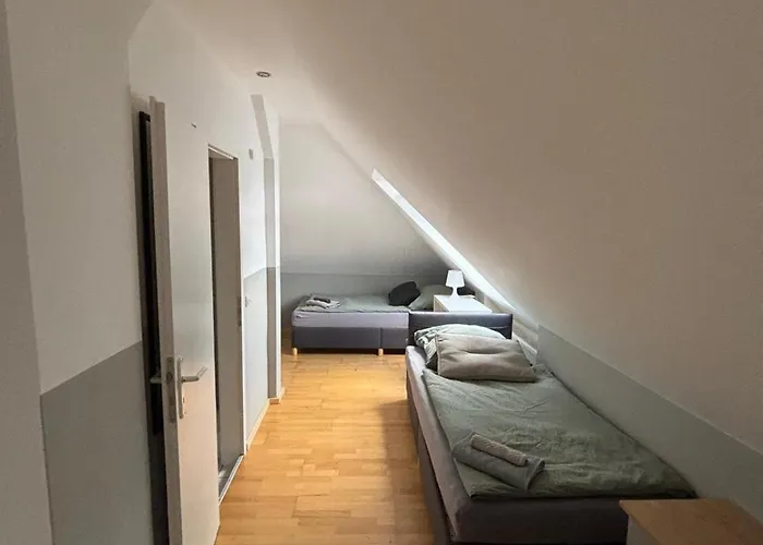 Fuer 3 Personen, Kuehlschrank-bad